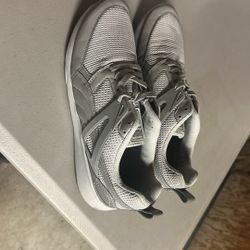 Size 10 Still Clean Puma 
