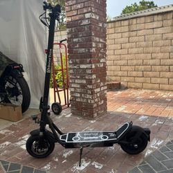 Long-lasting electric scooter