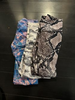 3 Yoga Pants  /leggings Size M