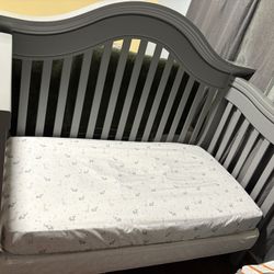 Crib  Set !