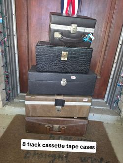 8 track cassette tape cases $20-$30 each
Pick up in Harlingen, I live near Walmart
Antiques and Telephones
