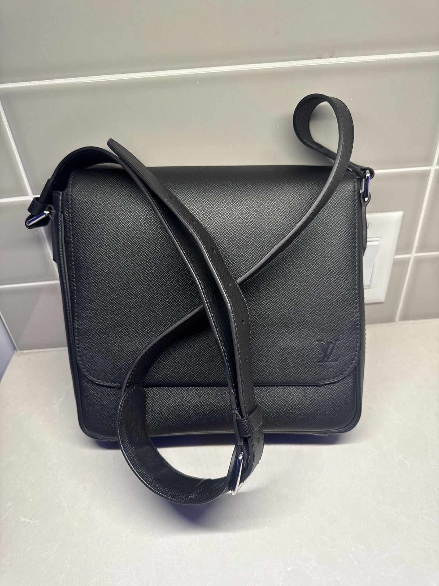 Louis Vuitton Men’s Messenger Bag