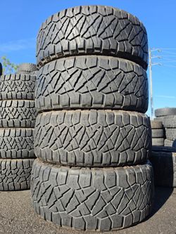 35x12.50/18 Nitto Tires Con 80% de Vida Las 4