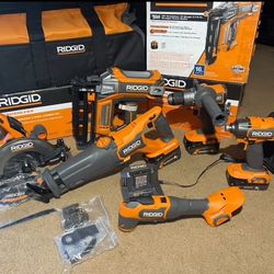 RIDGID 18V Brushless Cordless 6-Tool Combo Kit with (2) 2.0 Ah and (2) 4.0 Ah MAX Output Batteries,