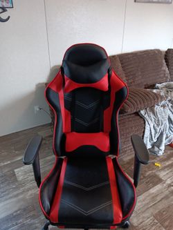 Gaming Chair With Foot Rest