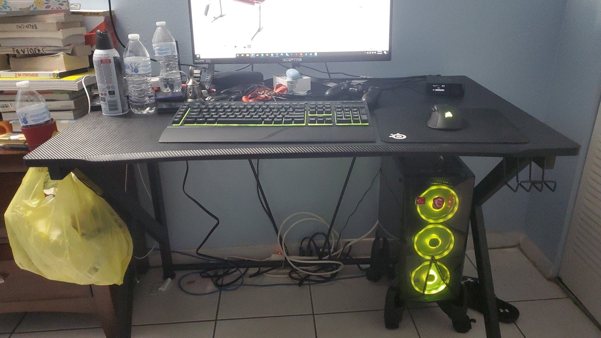 Gaming desk