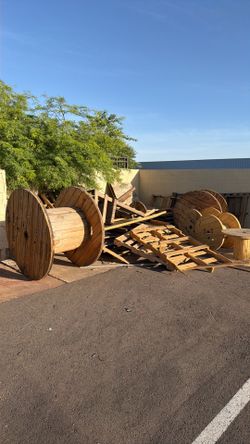 Pallets/Wire Spools