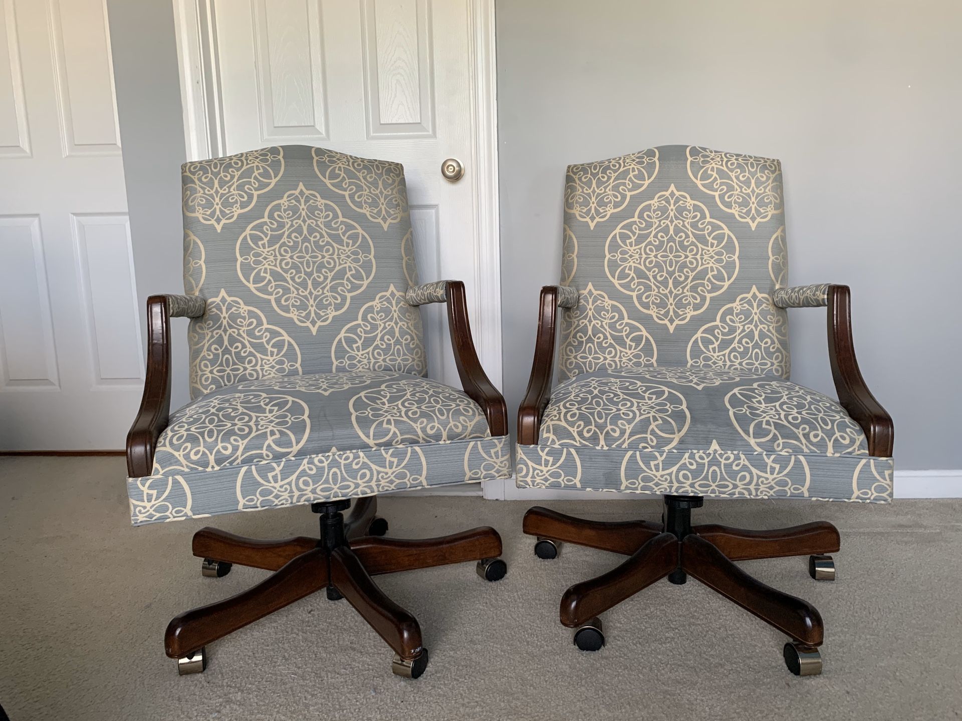 Beautiful blue and platenum spinning desk chairs 🪑 $70each $120 for 2