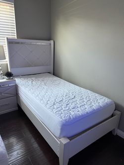 Twin bed