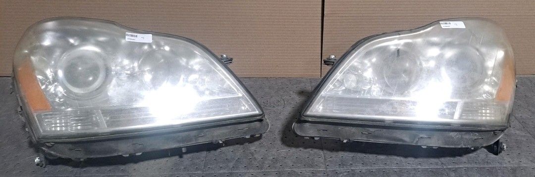 2007 Mercedes GL450 Headlights OEM (LEFT AND RIGHT)