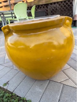 Huge Resin planter pot