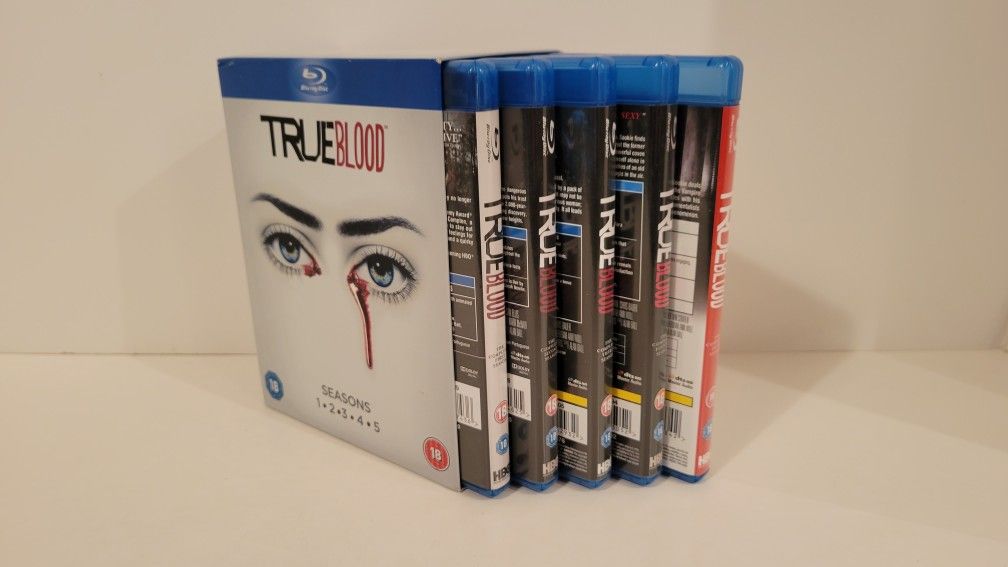 True Blood: Boxed Set Seasons 1, 2, 3, 4 & 5 (Blu-ray, 25-Discs) Near Mint Cond! Drama, Fantasy, Mystery! Vampires