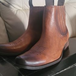 New Mens Boots Size 9.5