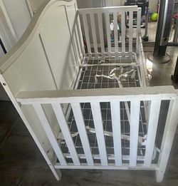 Toddler crib