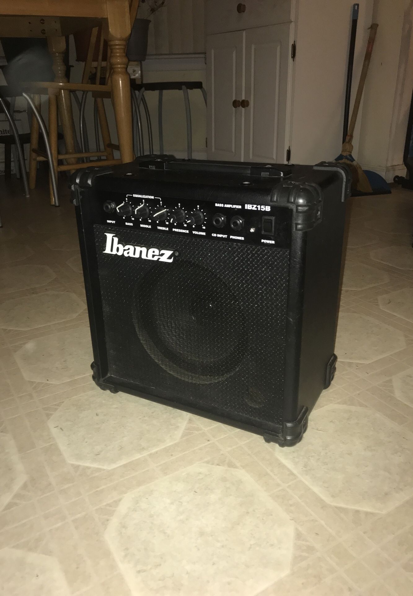 Bass guitar amp ibanez ibz15b