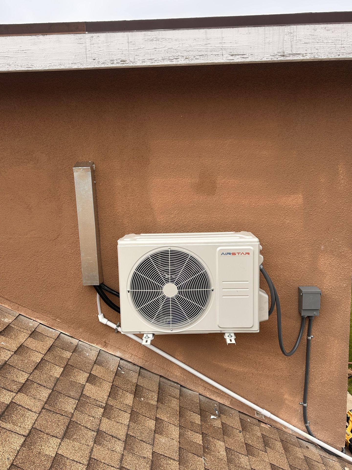 Mini Split 1 Ton $550 18 SEER Installation Available