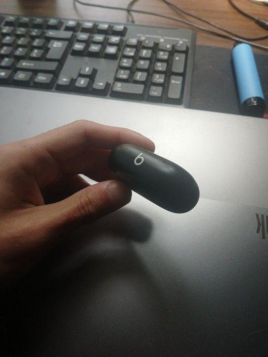 Noise-cancellation BEATS 90+ BRAND NEW