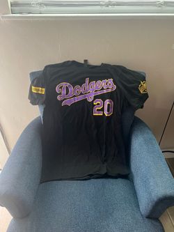 Dodgers purple and yellow outline medium
