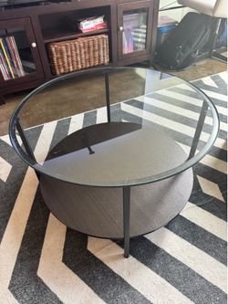 IKEA Vittsjo round coffee table