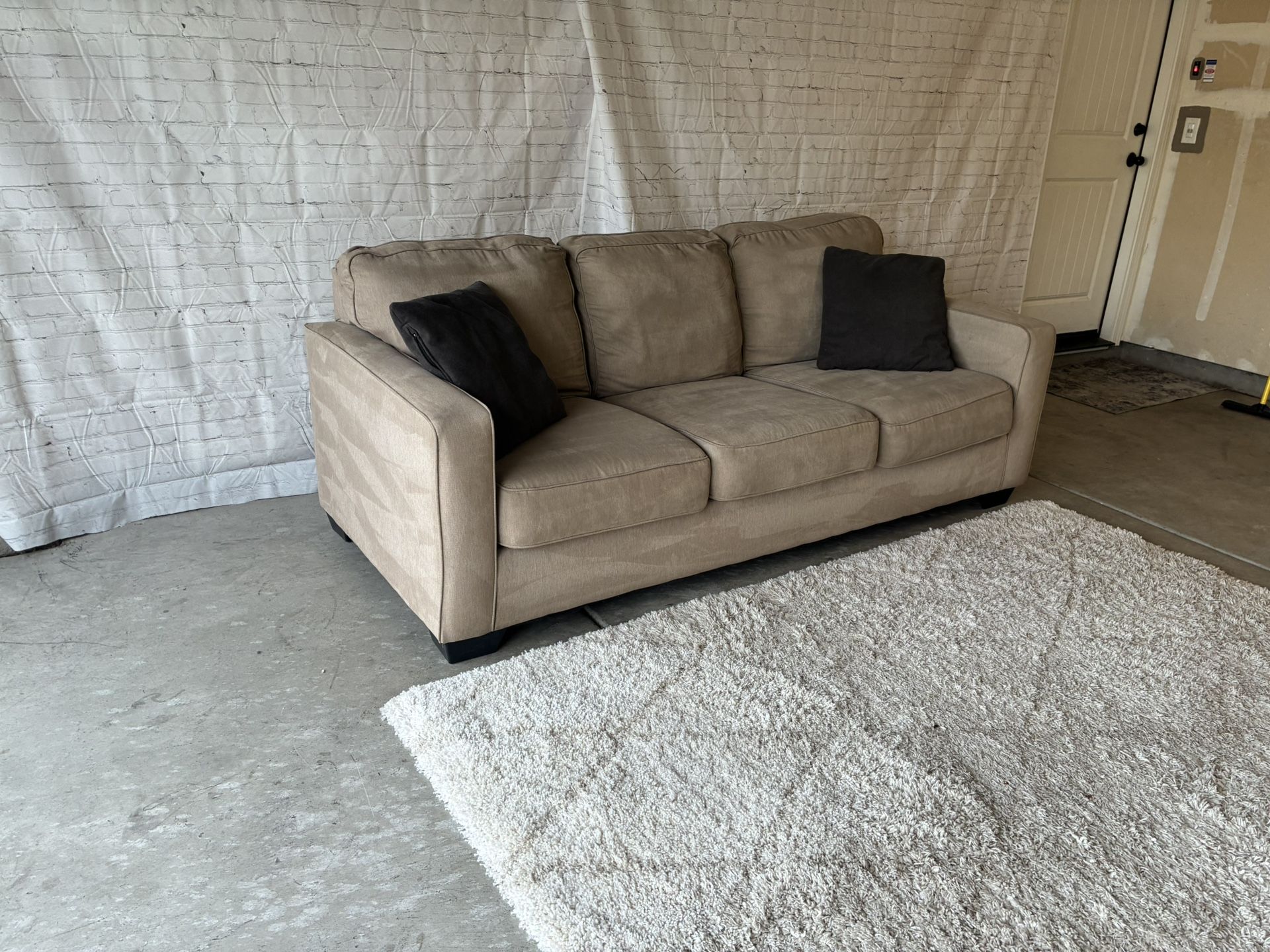 ✅Free Delivery - Beige 3-Seater Sofa – Excellent Condition
