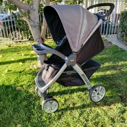 Chico Bravo Stroller Model 2020 Reclines Down For Naps Big Basquet Big Cano py Brakes Seat Belt Works Perfect Runs Good Good Condition   Folds Easy 