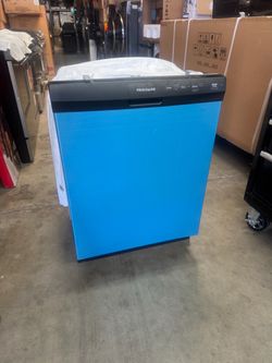 Diswasher Frigidaire stainless steel w 24”