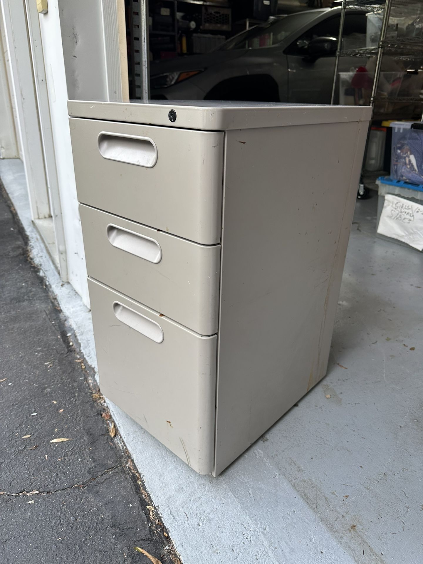 Metal 3-Drawer Filing Cabinet