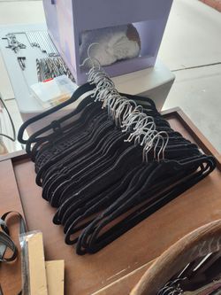 Hangers 100+-