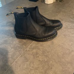 Doc Martens 2976 Chelsea Boots (9.5M)