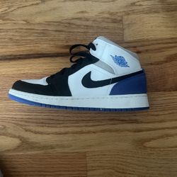 Jordan 1 Mid