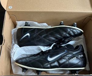 90s vintage leather Nike soccer cleats