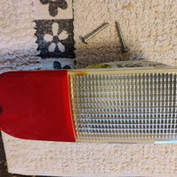 CHRYSLER PT CRUISER BACK UP LENS LEFT 2001-2005