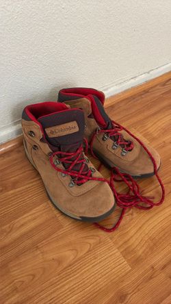 Columbia women’s hiking boots size 9