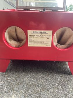 Abrasive sand blast cabinet