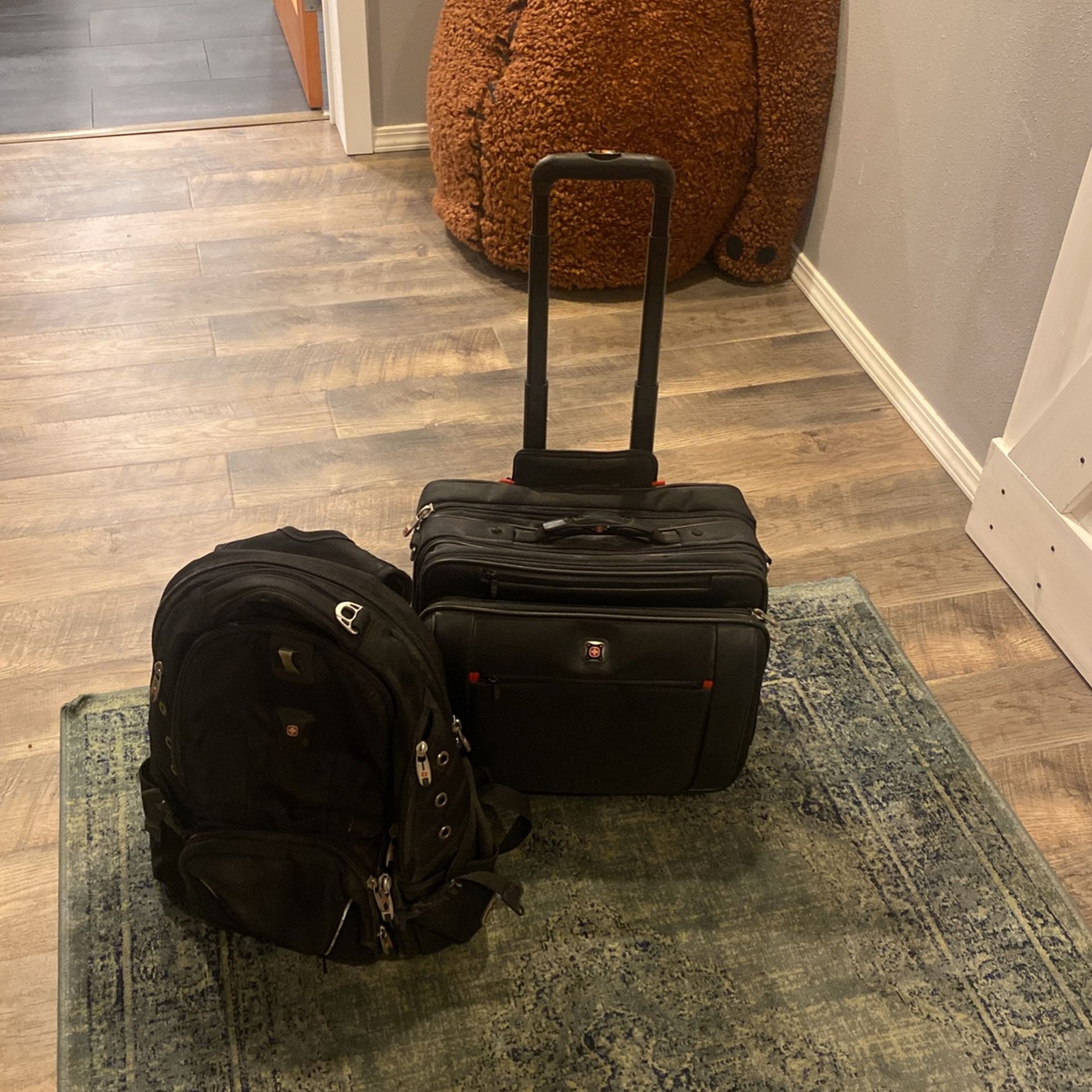 Swiss Army Roller Duffle and Matching Backpack for Sale in Seattle, WA