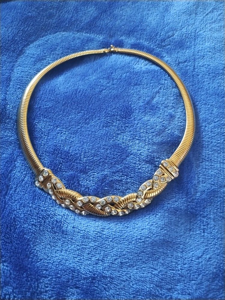 Vintage Monet Good Tone Necklace