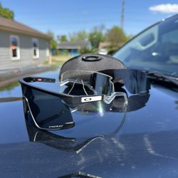 Black Clear Frame Oakleys New With Extra Lenses 