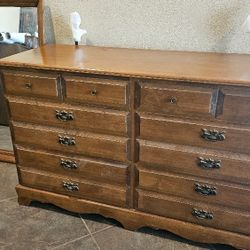 6 DRAWER VINTAGE DRESSER  With MIRROR. 100.00