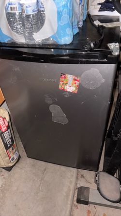 Mini fridge