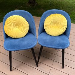 Two accent Chairs With Pillows