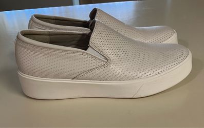 Naturalizer slip ons women’s size 8.5