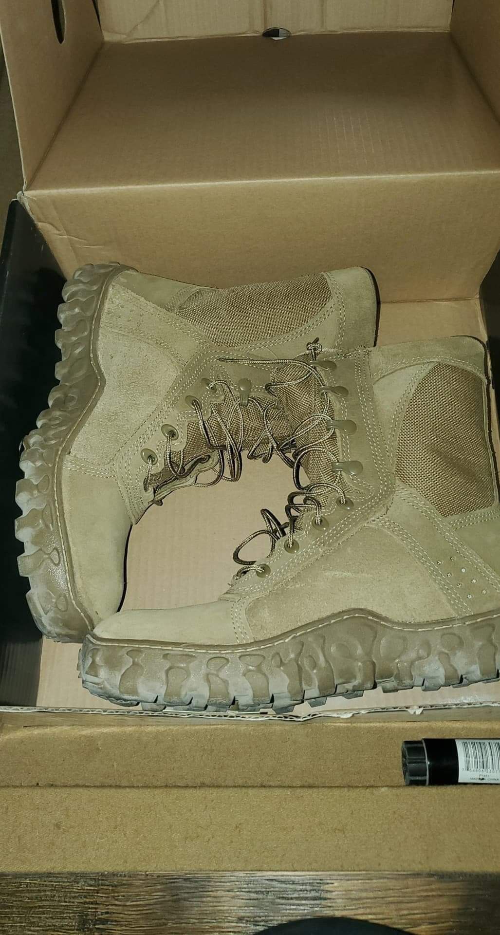 Army boots size 11
