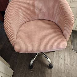 New office/home chair with arms and back