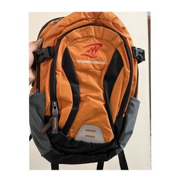 Sharkmouth Backpack with 2.5 L Water Bladder included.