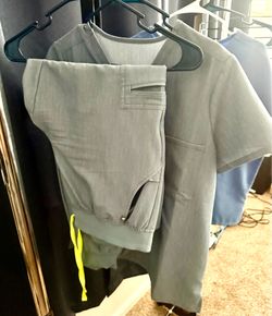 FIGS Technical Collections Size M