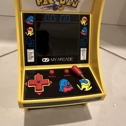 PAC-MAN Small Arcade Game 