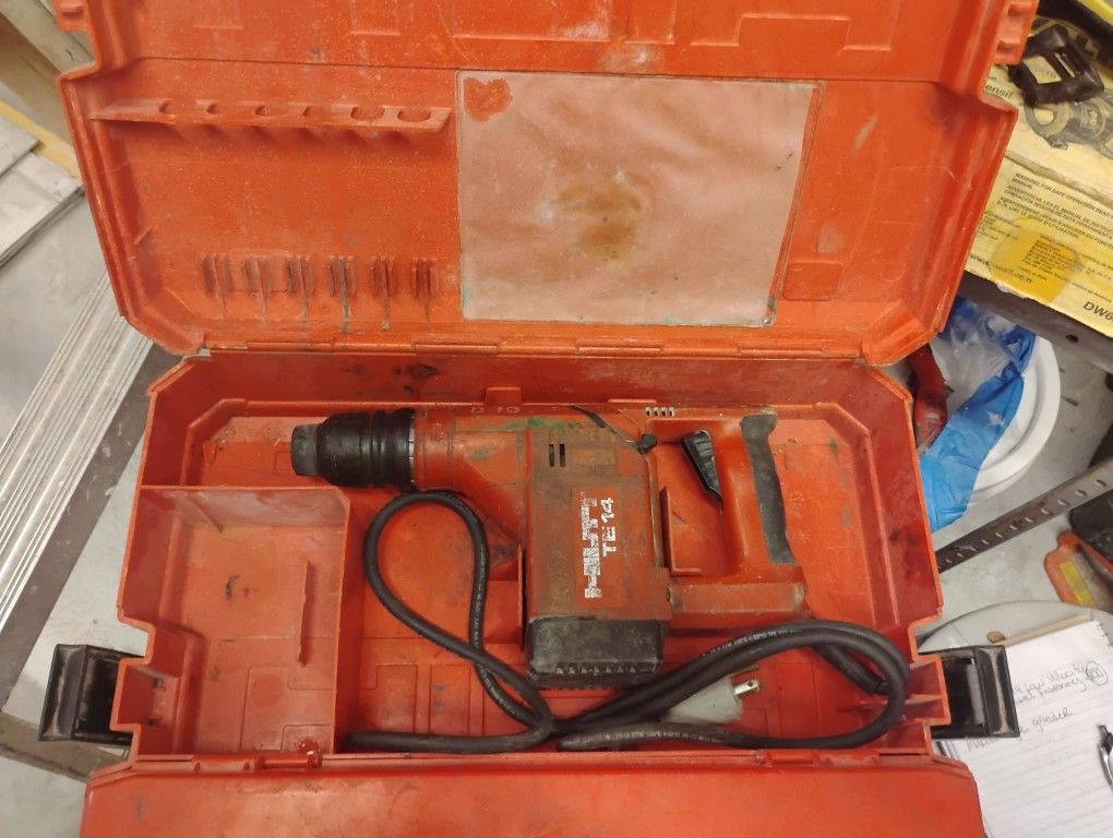 Hilti TE14 Hammer Drill In Case