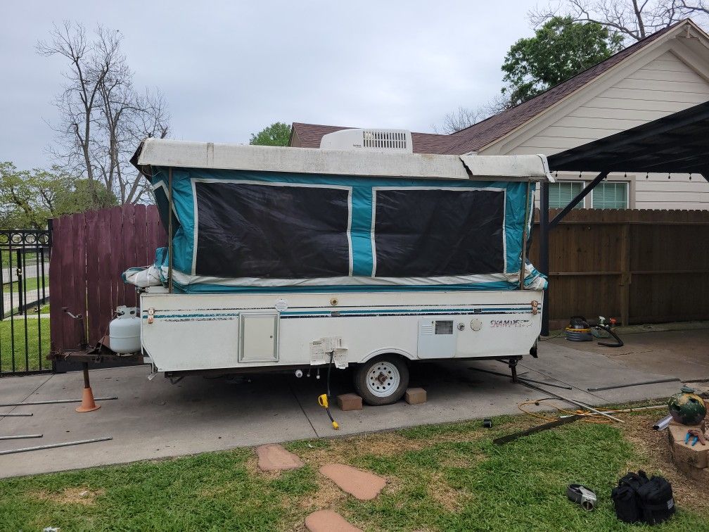 Pop Up 98'Scamper RV 23S