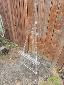Acrylic eisle