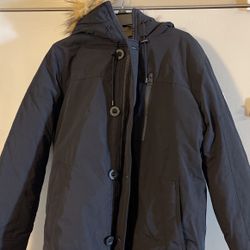 NWT  Guess Jacket Large. No Deliveries